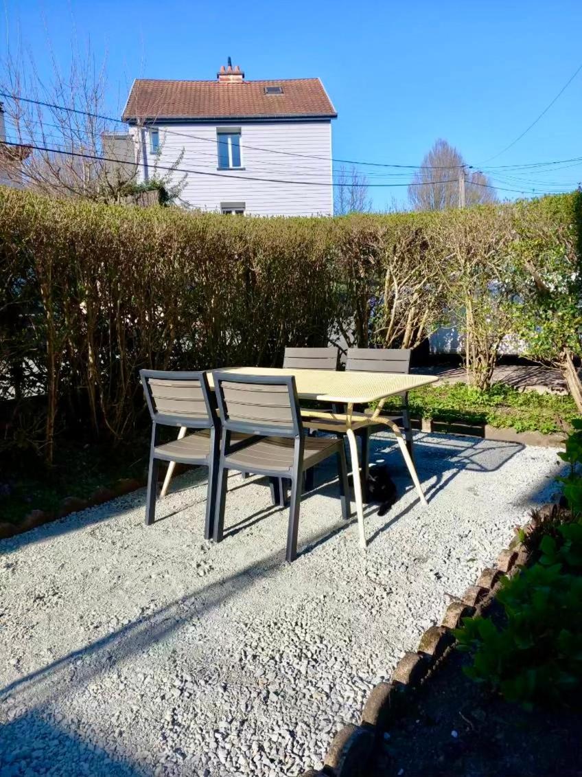 Appartement Cosy Et Calme Avec Parking Et Terrasse Prives Cravanche Exterior foto